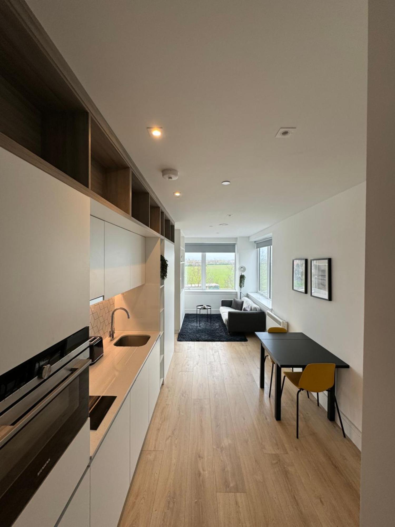 Luxx & Suites, London Heathrow Airport, Terminal 4, Piccadilly Underground Train Station Nearby!